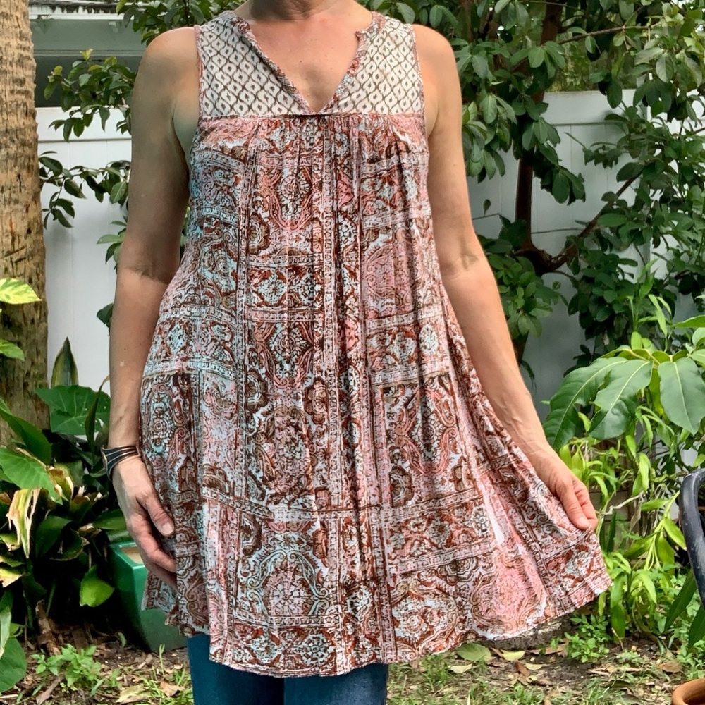 Ecote Multicolor Patterned Tunic Top